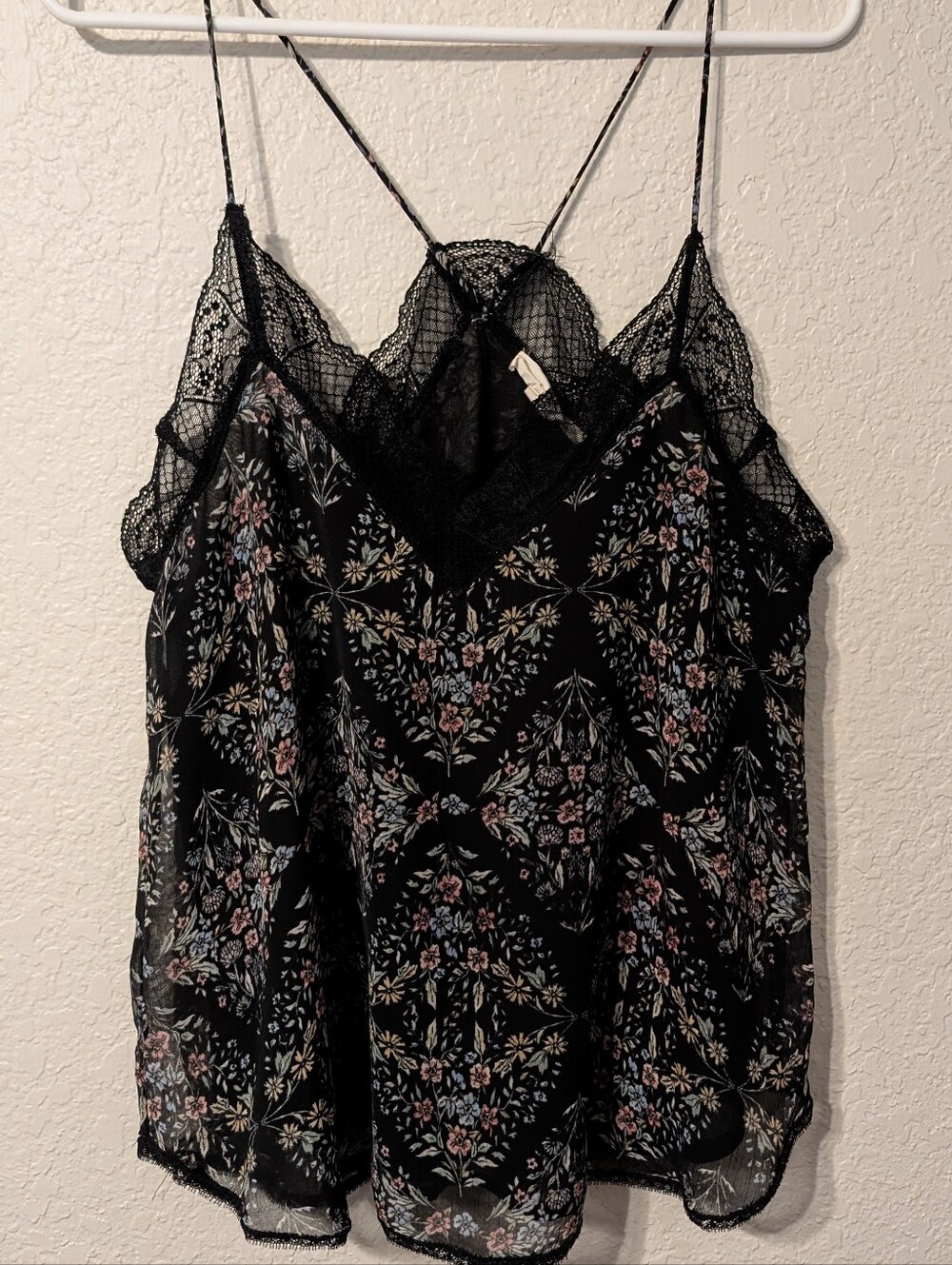 lovestitch Black Floral Lace Trim Cropped Camisole